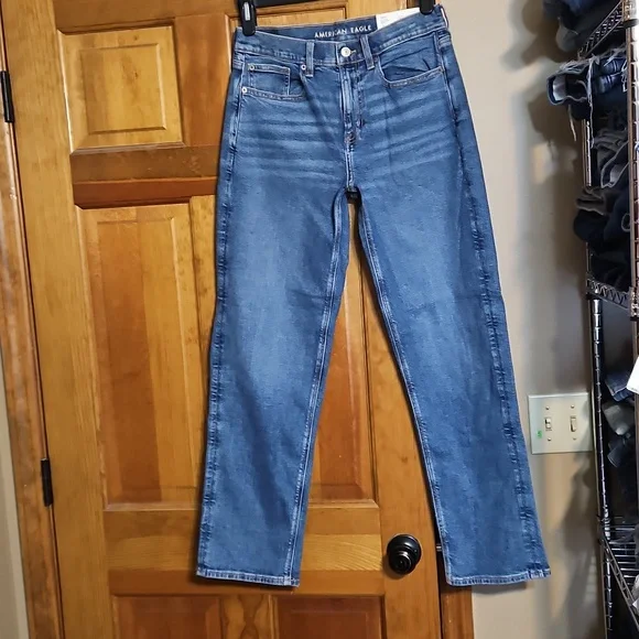NWT American Eagle 90's Straight High Waisted Jeans - Picture 3 of 14